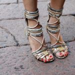 5 Ways To Wear Plastic Sandals Or Jelly Sandals