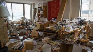 The Warning Signs and Symptoms of Compulsive Hoarding
