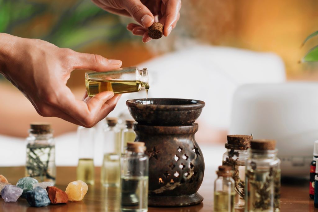 Aromatherapy Guide: Scents for Wellness and Stress Relief